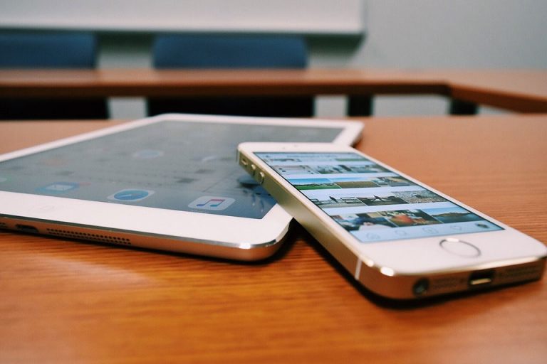 Titelbild zu „Apple erreicht erstmals einen Börsenwert von 800 Mrd Dollar“