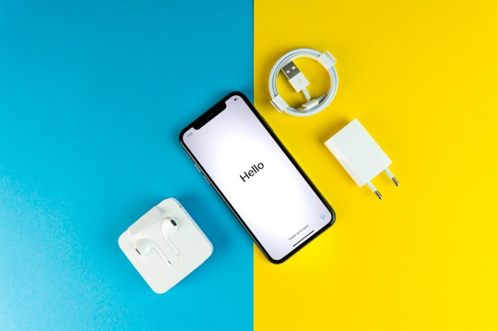 Titelbild zu „Kostenfalle Smartphone-Vertrag: Auf welche Punkte müssen Verbraucher achten?“