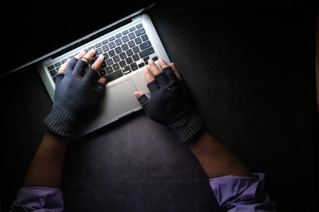 Titelbild zu „Identitätsdiebstahl im Internet – wie werden sensible Daten optimal geschützt?“